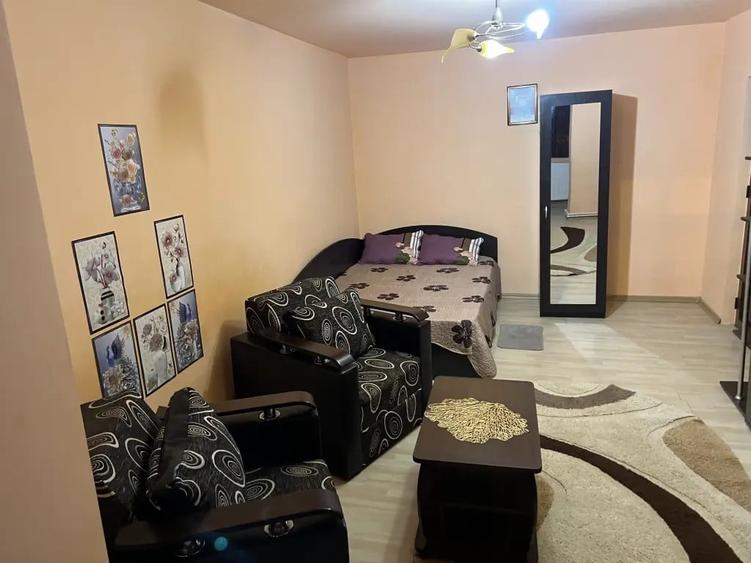 Garsonieră decomandată în Central