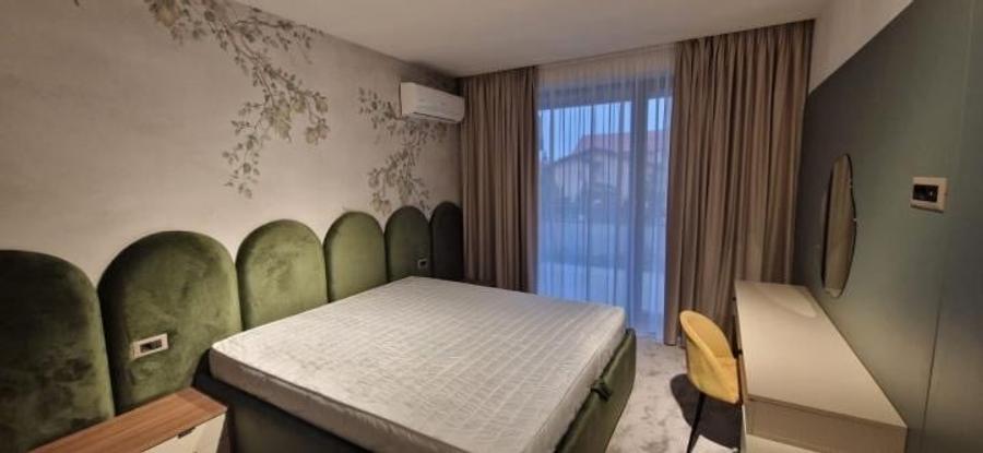 Apartament cu 3 camere semidecomandat, mobilat în Voluntari