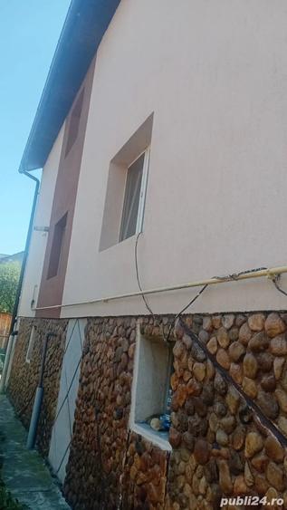 Casă cu 6 camere cu Teren 1054 Mp în Primăverii