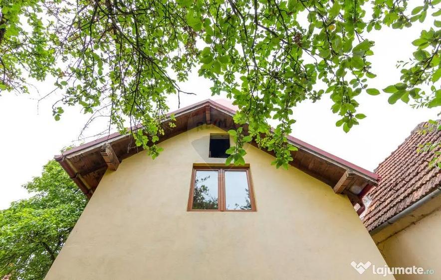 Casă cu 5 camere cu Teren 378 Mp în Purcăreni
