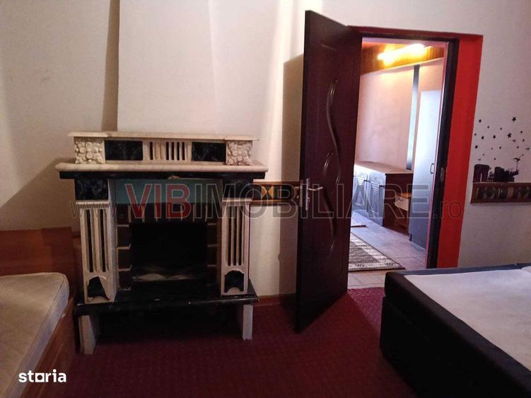Casă cu 6 camere cu Teren 722 Mp în Aradului