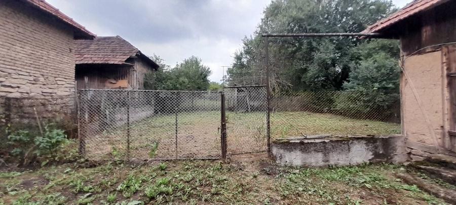 Casă cu 2 camere în Câmp