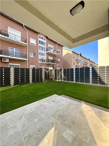 Duplex cu 7 camere cu Canalizare în Nord