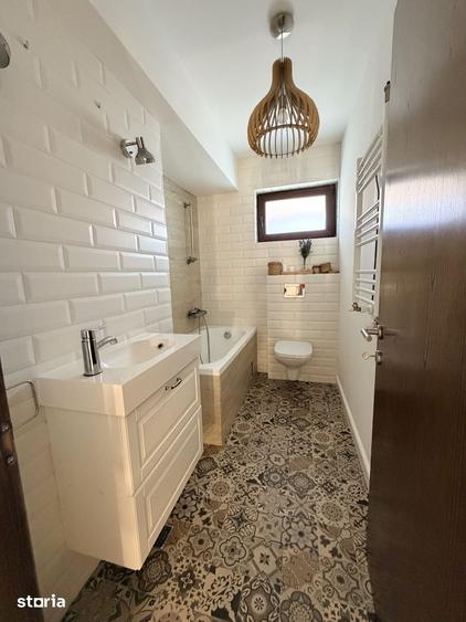 Casă cu 4 camere cu Teren 266 Mp în Tunari