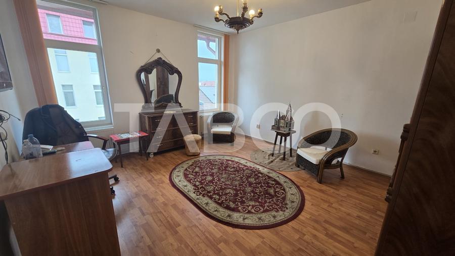 Apartament cu 4 camere decomandat, mobilat în Calea Dumbrăvii