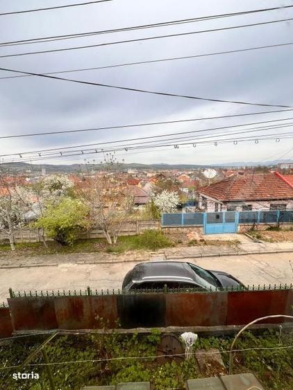 Apartament cu 3 camere în Cărpiniș