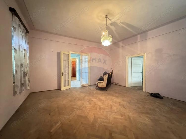 Casă cu Teren 862 Mp în Central