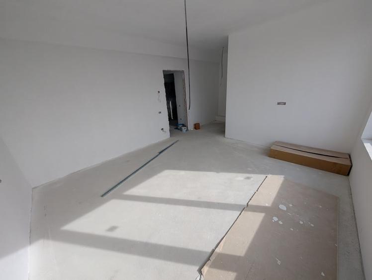 Casă individuală cu 4 camere cu Teren 350 Mp în Tunari