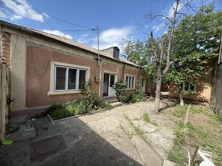 Casă cu 4 camere în Central