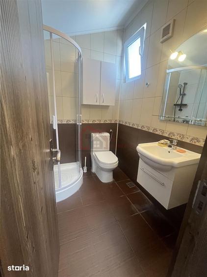 Apartament cu 4 camere decomandat în Colentina