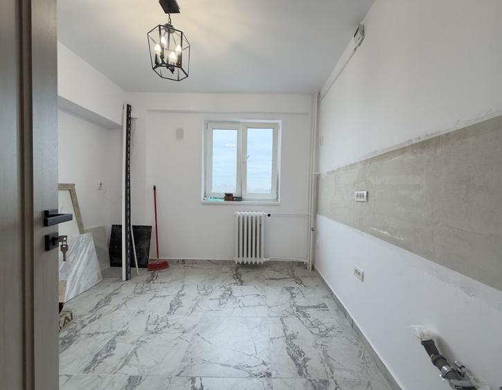 Apartament cu 3 camere decomandat în Titulescu
