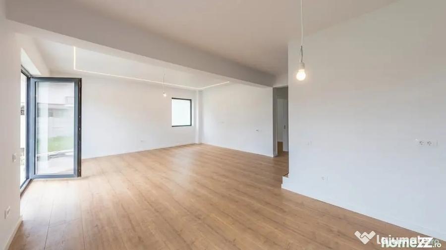 Casă cu 5 camere cu Teren 420 Mp în Central