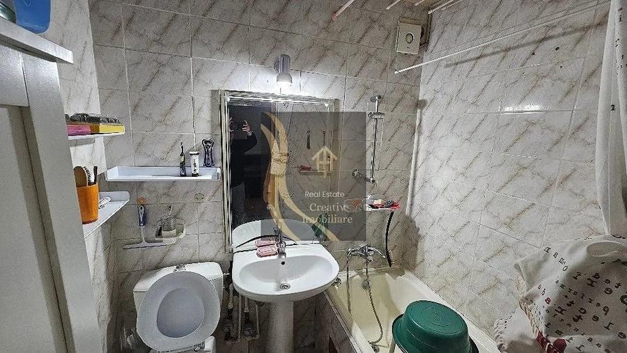 Apartament cu 3 camere decomandat în Antiaeriană