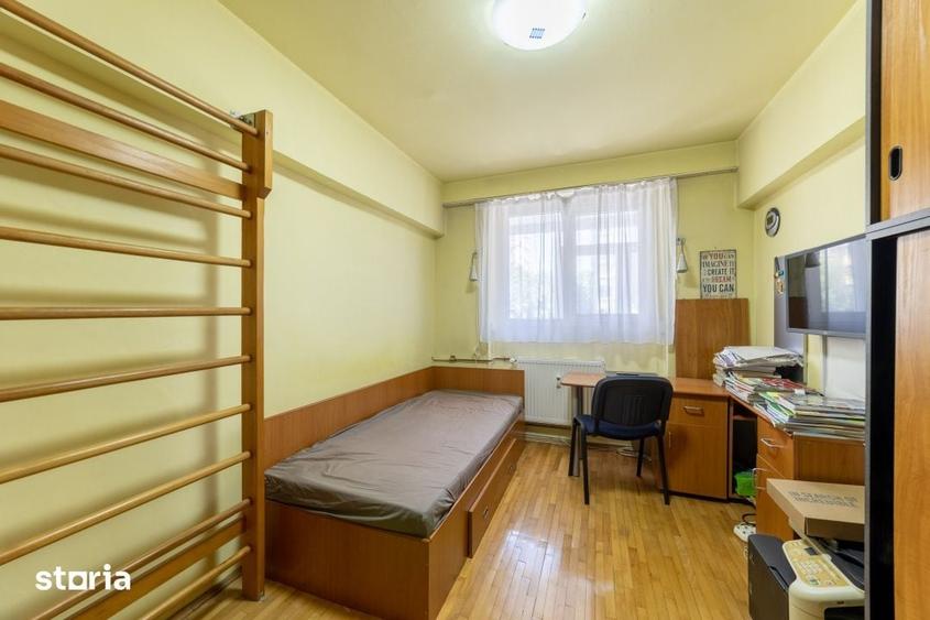 Apartament cu 3 camere decomandat, mobilat în Tei