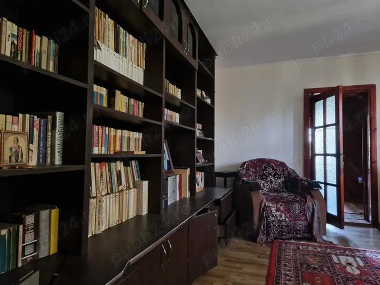Casă cu 6 camere cu Teren 3000 Mp în Ruginești