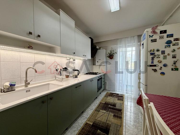 Apartament cu 4 camere decomandat, mobilat în Mărăști