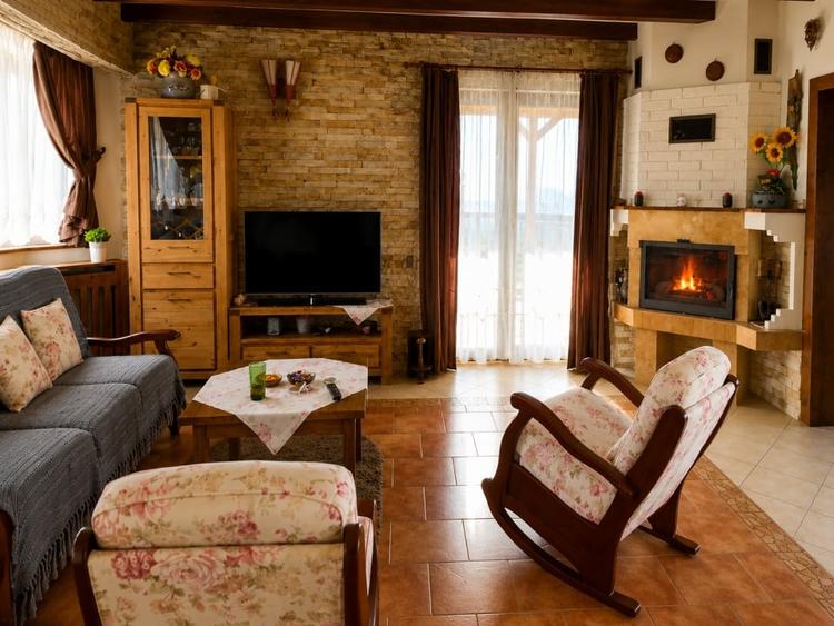 Casă individuală cu 5 camere cu Teren 500 Mp în Sălicea