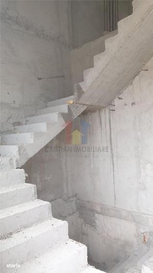 Casă cu 4 camere în Nicolae Bălcescu