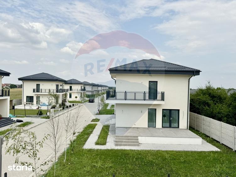 Casă cu 4 camere cu Teren 446.92 Mp în Corbeanca