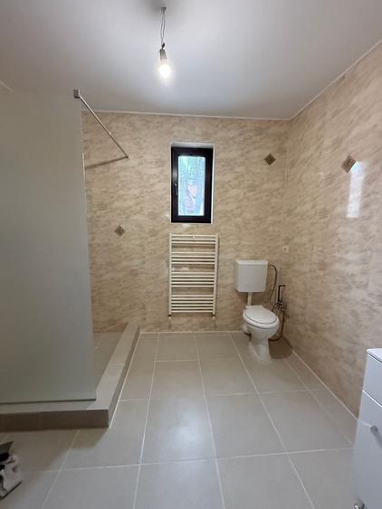Casă individuală cu 5 camere cu Canalizare în Dristor