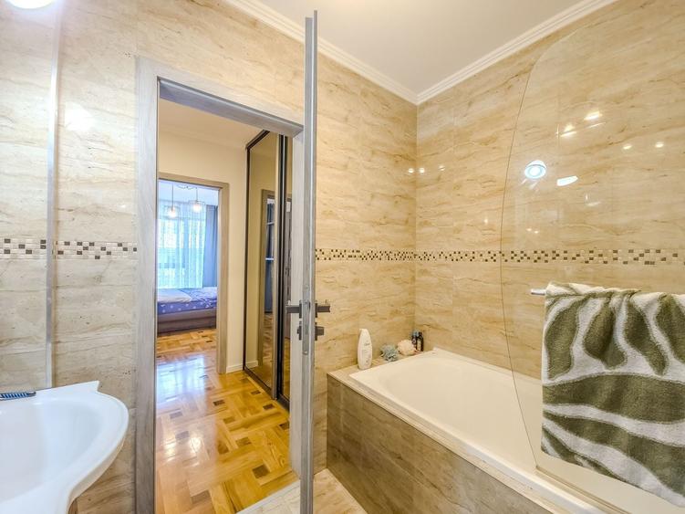 Apartament cu 2 camere semidecomandat, mobilat în Bună Ziua