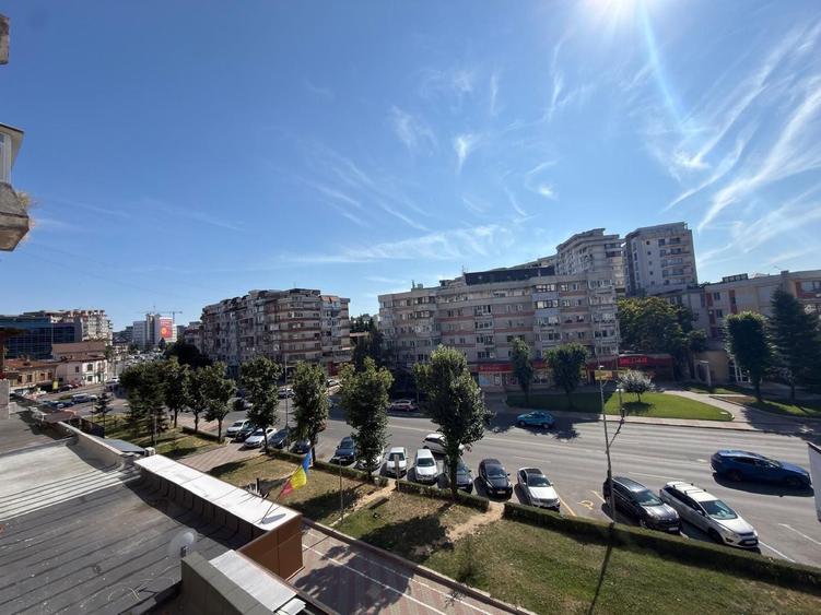 Apartament cu 2 camere decomandat, mobilat în Ultracentral