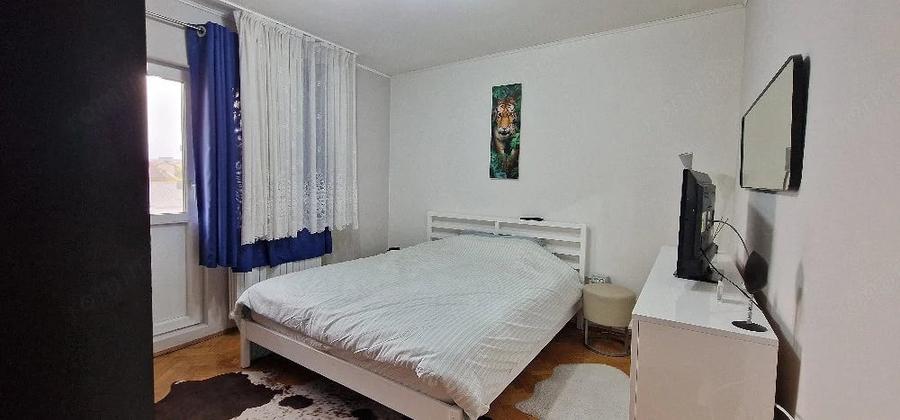 Apartament cu 3 camere decomandat în Steaua