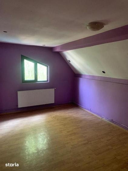 Casă cu 5 camere cu Teren 271 Mp în Enachiță Văcărescu
