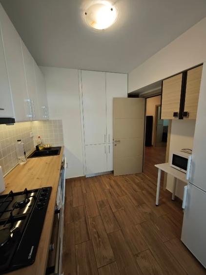 Apartament cu 3 camere decomandat, mobilat în Tătărași