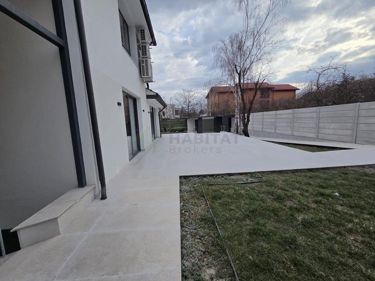 Casă individuală cu 7 camere cu Canalizare în Pipera