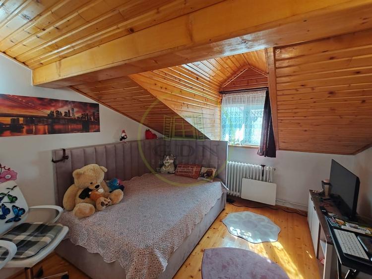 Apartament cu 3 camere decomandat, mobilat în Central