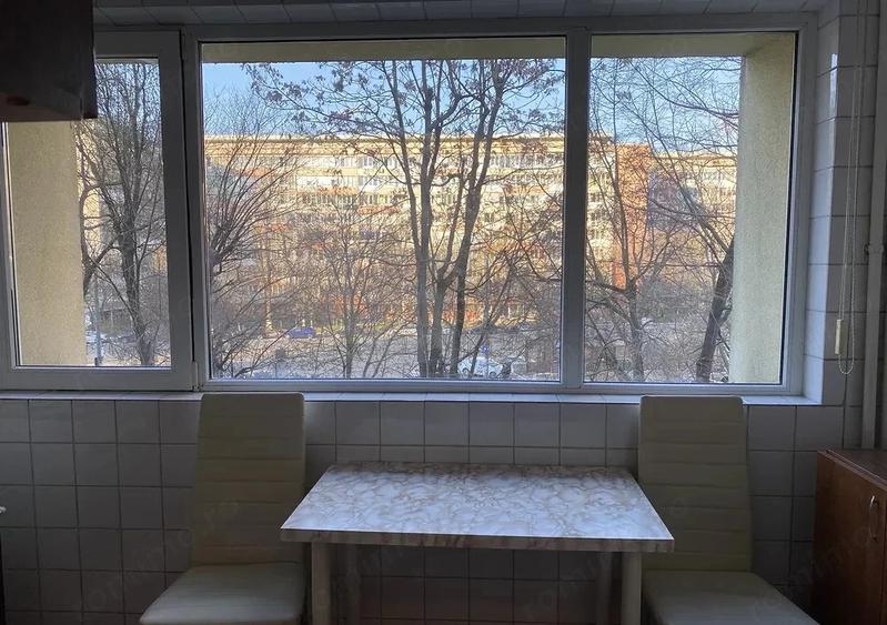 Apartament cu 2 camere semidecomandat, mobilat în Iancului