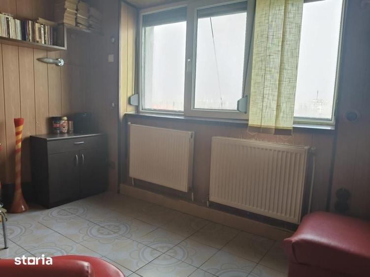 Apartament cu 4 camere decomandat în Viziru 3