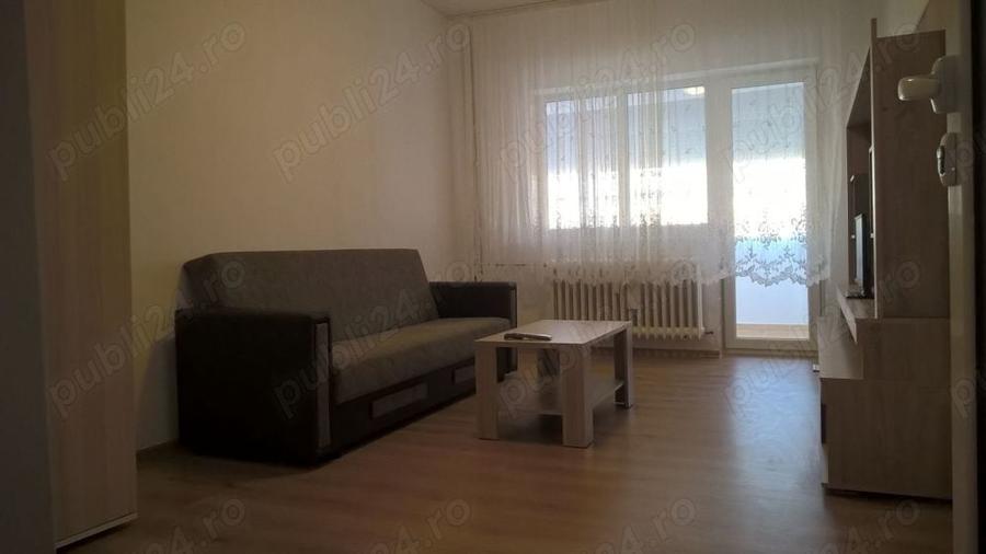 Apartament cu 3 camere decomandat în Complex Studențesc