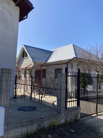 Casă individuală cu 5 camere cu Teren 300 Mp în Mărăcineni
