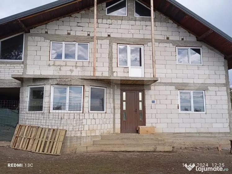 Casă cu 3 camere cu Teren 500 Mp în Central