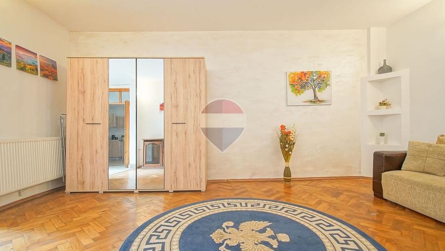 Apartament cu 2 camere decomandat în Centrul Istoric