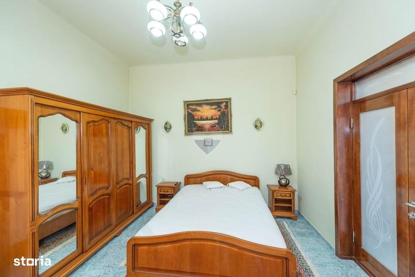 Casă cu 4 camere în Central