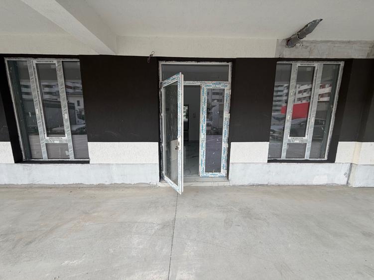 Spațiu comercial, de 40 mp, în Roșu