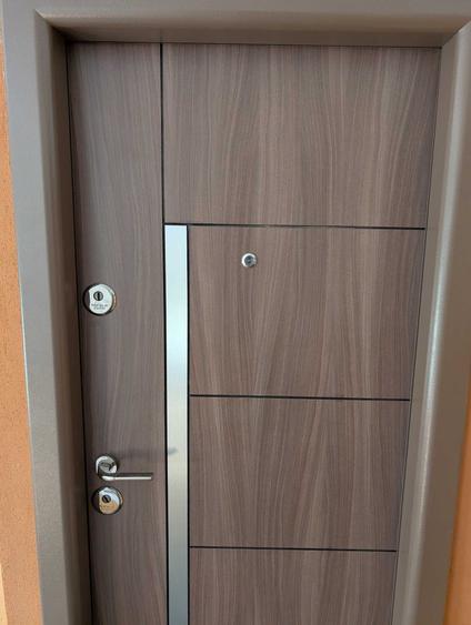 Apartament cu 2 camere semidecomandat în Soarelui