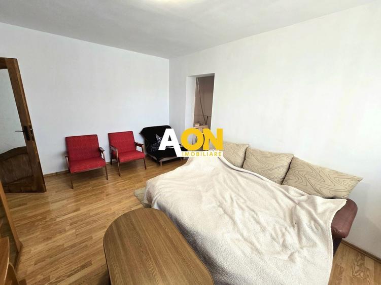 Apartament cu 2 camere semidecomandat, mobilat în Cetate