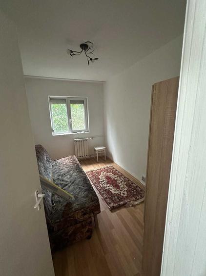 Apartament cu 3 camere decomandat în Exterior Vest