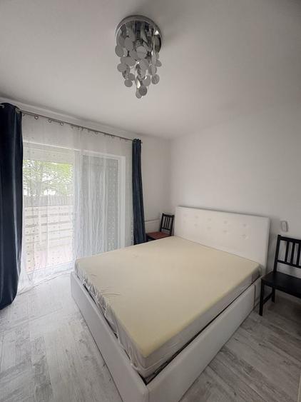 Apartament cu 3 camere decomandat în Primăverii