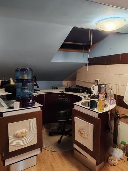 Apartament cu 3 camere semidecomandat, mobilat în Ozana