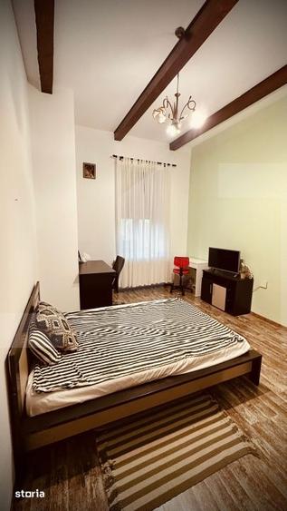 Casă cu 5 camere cu Teren 1000 Mp în Central