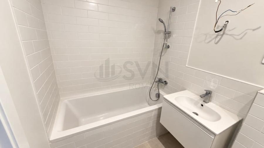 Apartament cu 5 camere decomandat în Băneasa