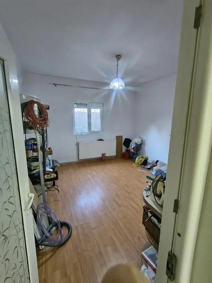 Casă cu 2 camere în Central