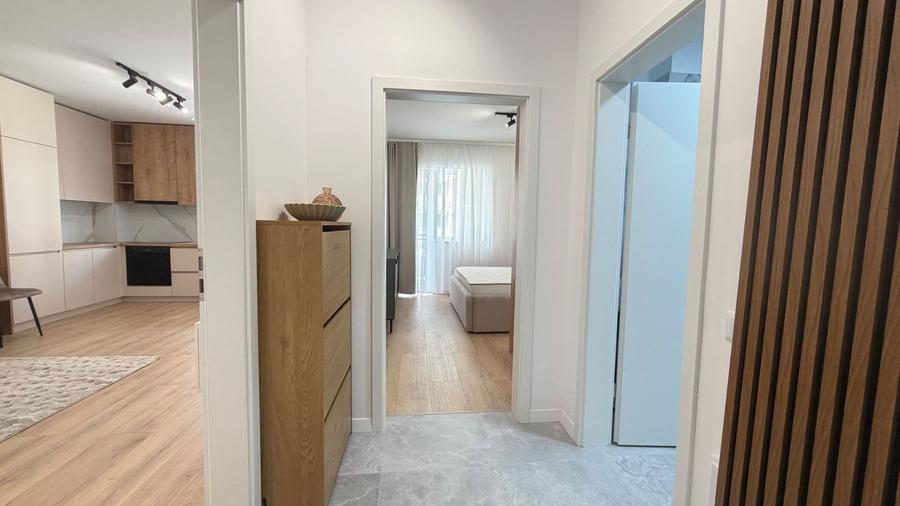 Apartament cu 2 camere decomandat, mobilat în Tractorul