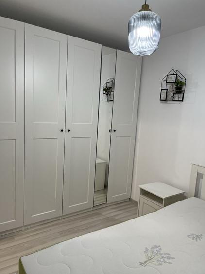 Apartament cu 2 camere semidecomandat în Gorjului