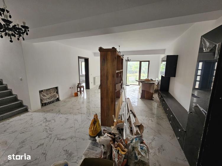 Casă cu 7 camere cu Teren 550 Mp în Câmpulung Muscel